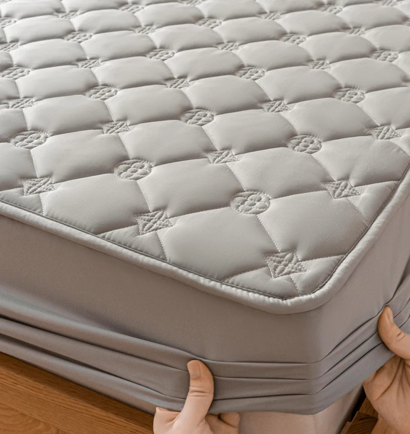 Premium Waterproof Mattress Protector Cover,Fitted Sheet - Hypoallergenic, Breathable, Ensures a Dry Comfortable Night's Sleep