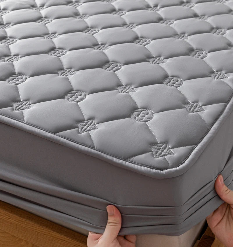Premium Waterproof Mattress Protector Cover,Fitted Sheet - Hypoallergenic, Breathable, Ensures a Dry Comfortable Night's Sleep