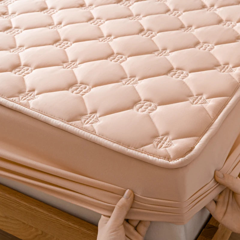 Premium Waterproof Mattress Protector Cover,Fitted Sheet - Hypoallergenic, Breathable, Ensures a Dry Comfortable Night's Sleep