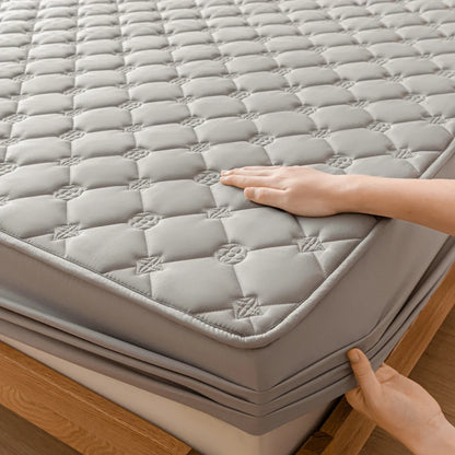 Premium Waterproof Mattress Protector Cover,Fitted Sheet - Hypoallergenic, Breathable, Ensures a Dry Comfortable Night's Sleep