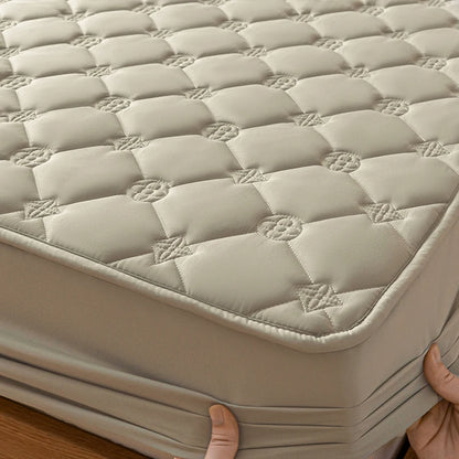 Premium Waterproof Mattress Protector Cover,Fitted Sheet - Hypoallergenic, Breathable, Ensures a Dry Comfortable Night's Sleep